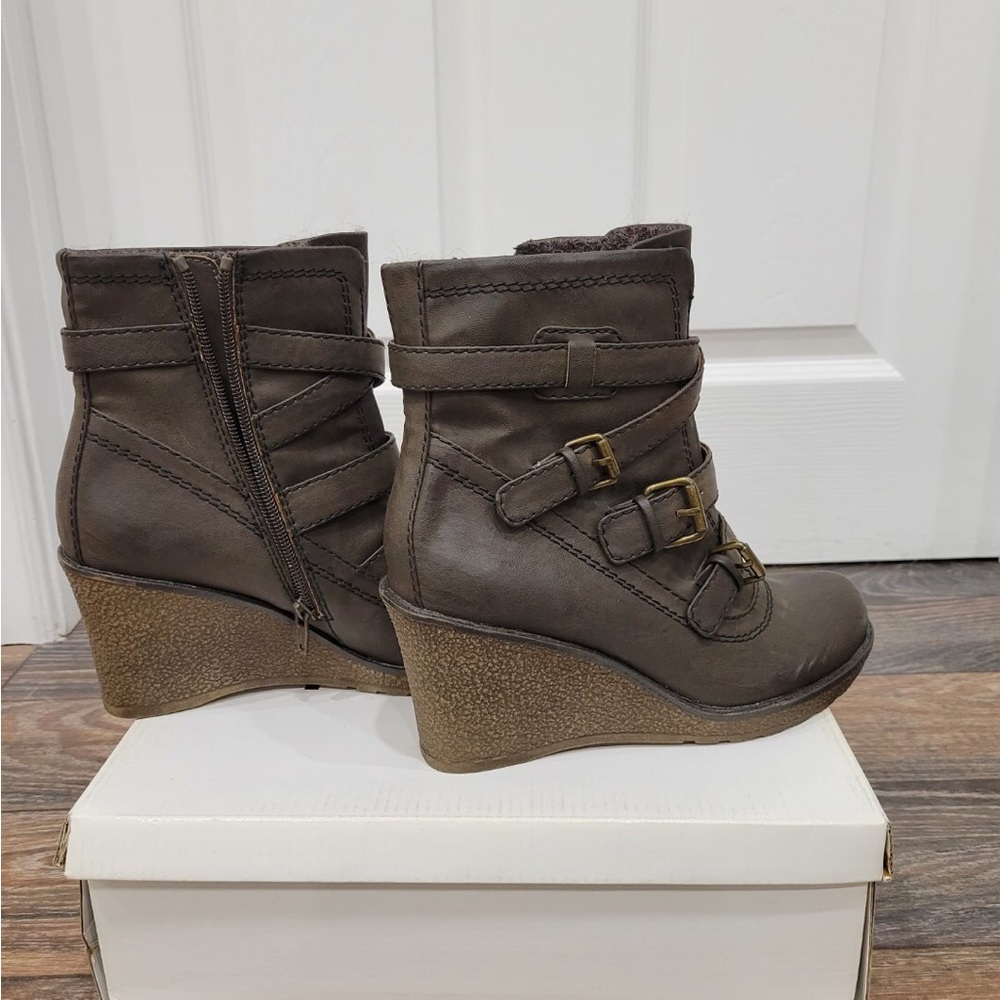 Naturalizer Brown Wedge Ankle Boots